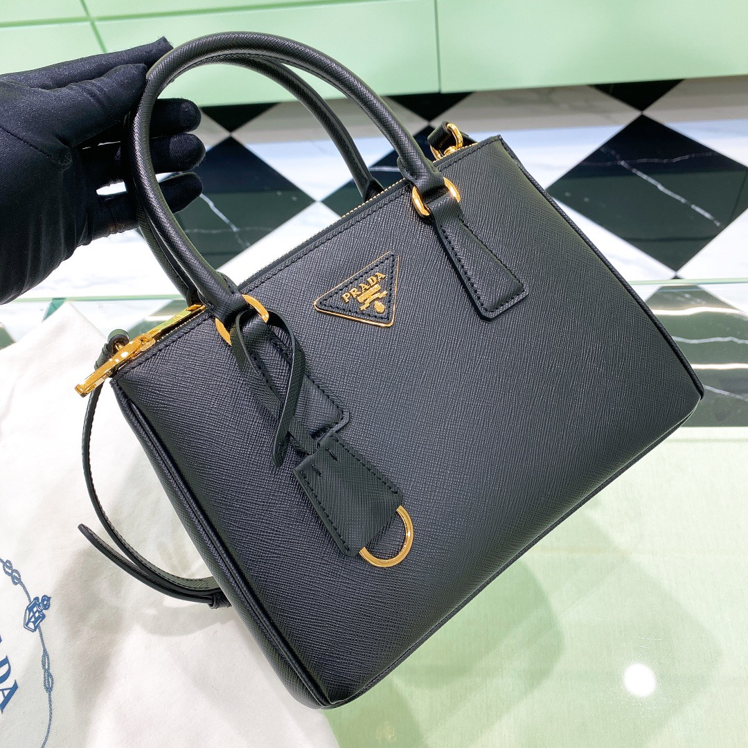 프라다 Prada 1BA896 갤러리아 스몰 사피아노 가죽 핸드백 24.5CM