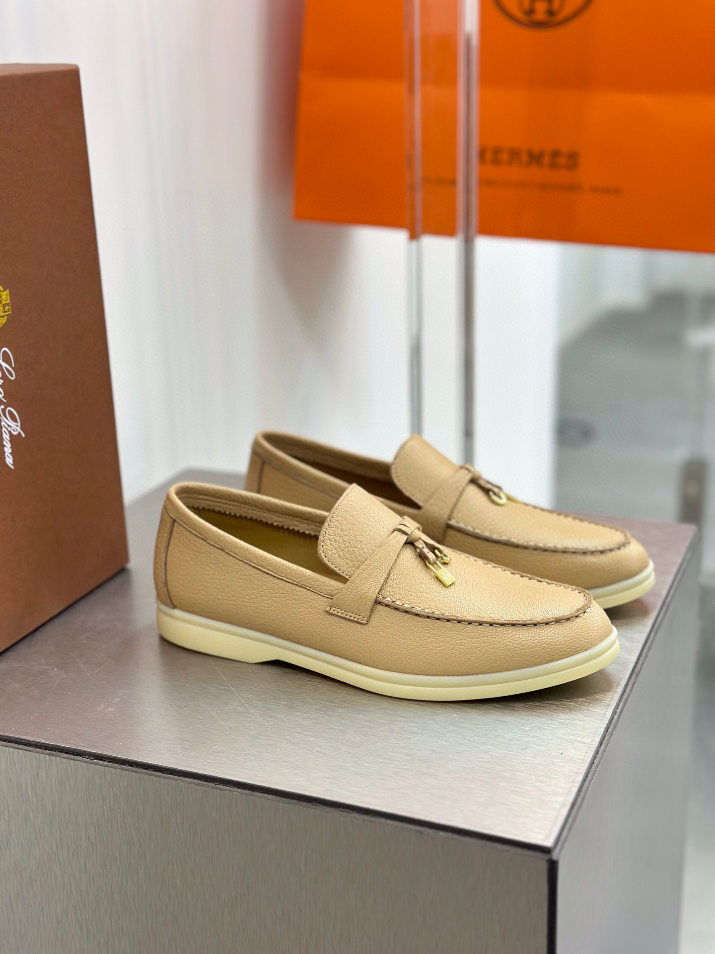 로로피아나 Loro Piana Summer Charms Walk 썸머 참스 워크 모카신