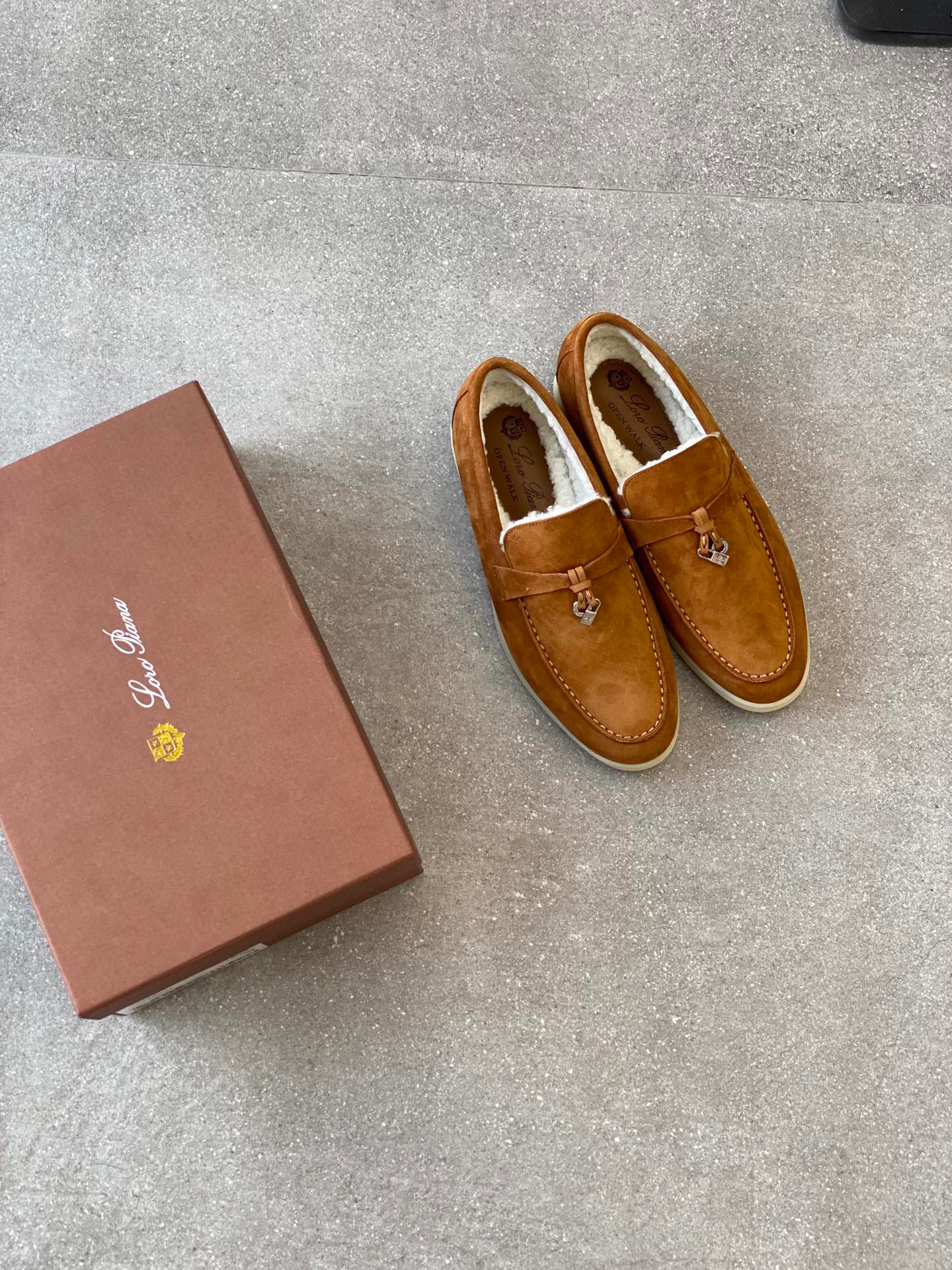 로로피아나 Loro Piana 모카신