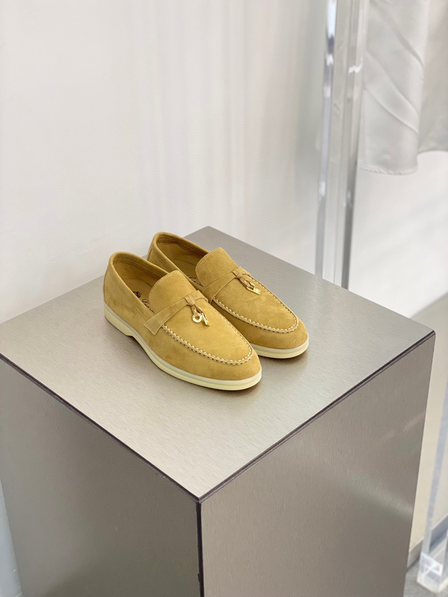 로로피아나 Loro Piana Summer Charms Walk 썸머 참스 워크 로퍼