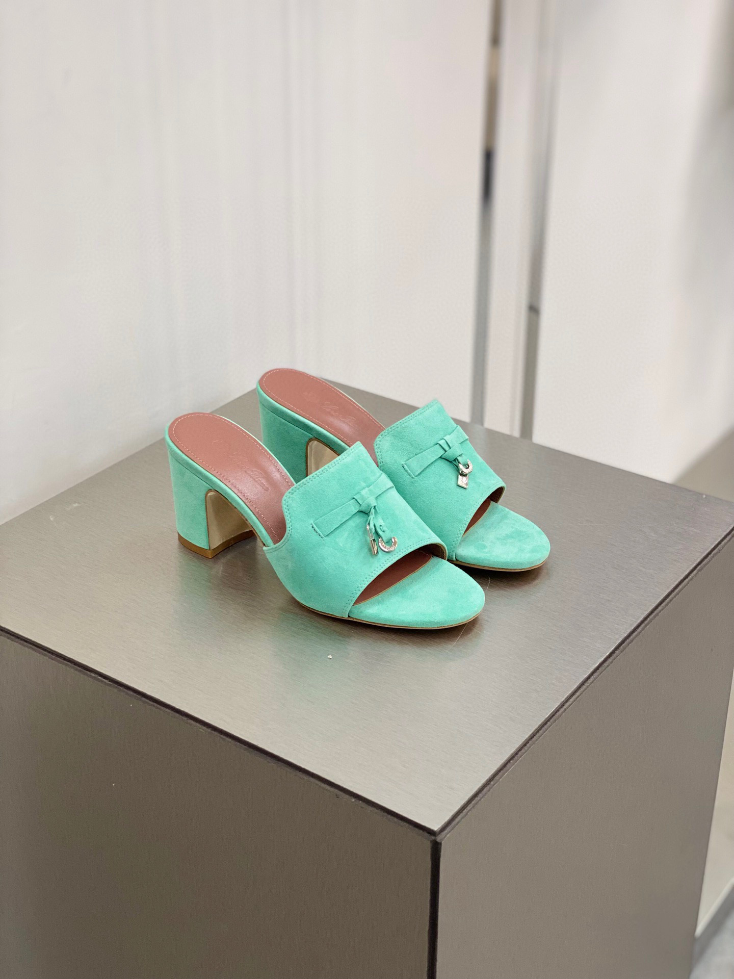 로로피아나 Loro Piana Summer Charms Slipper 샌들