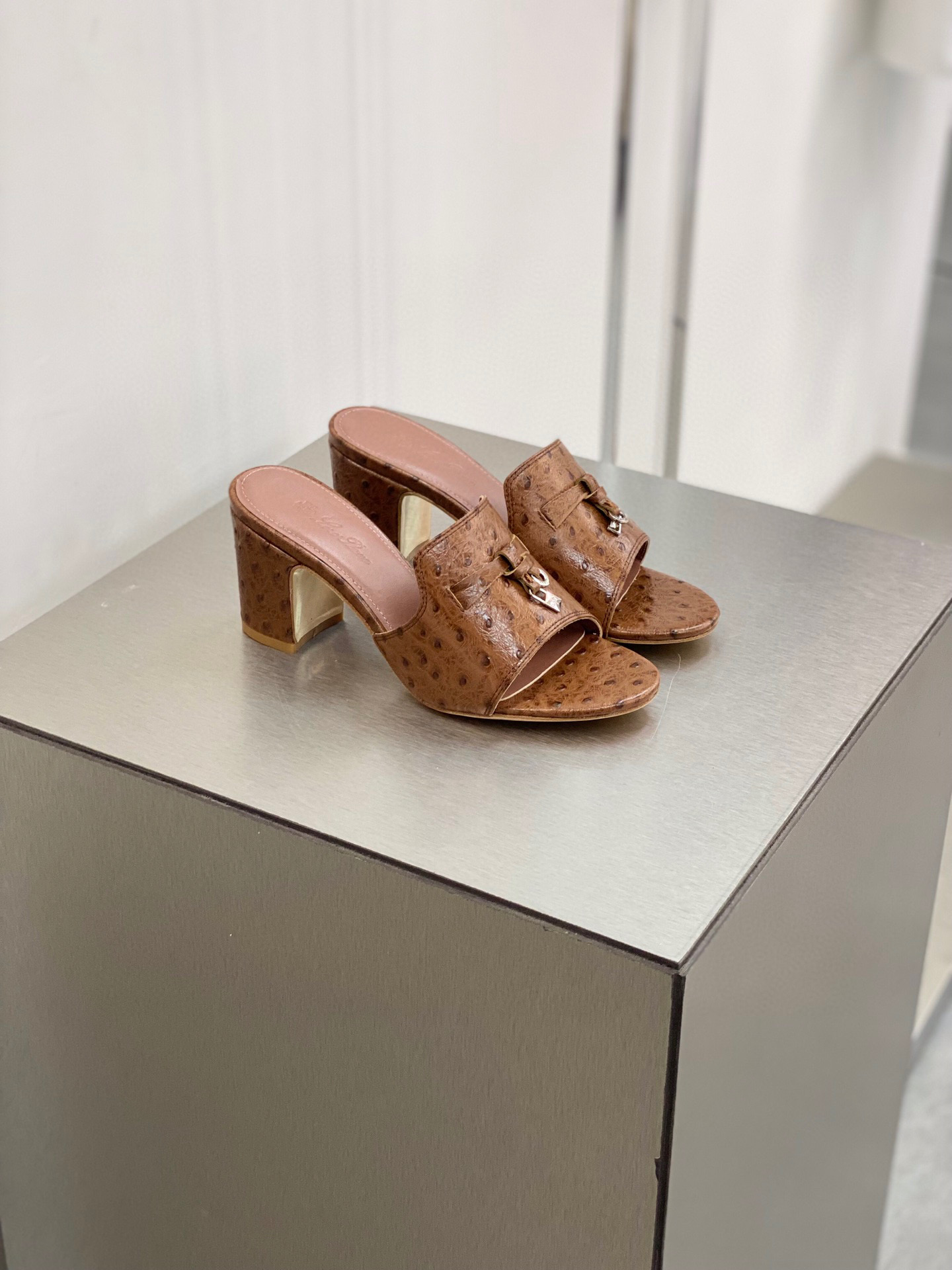 로로피아나 Loro Piana Summer Charms Slipper 샌들