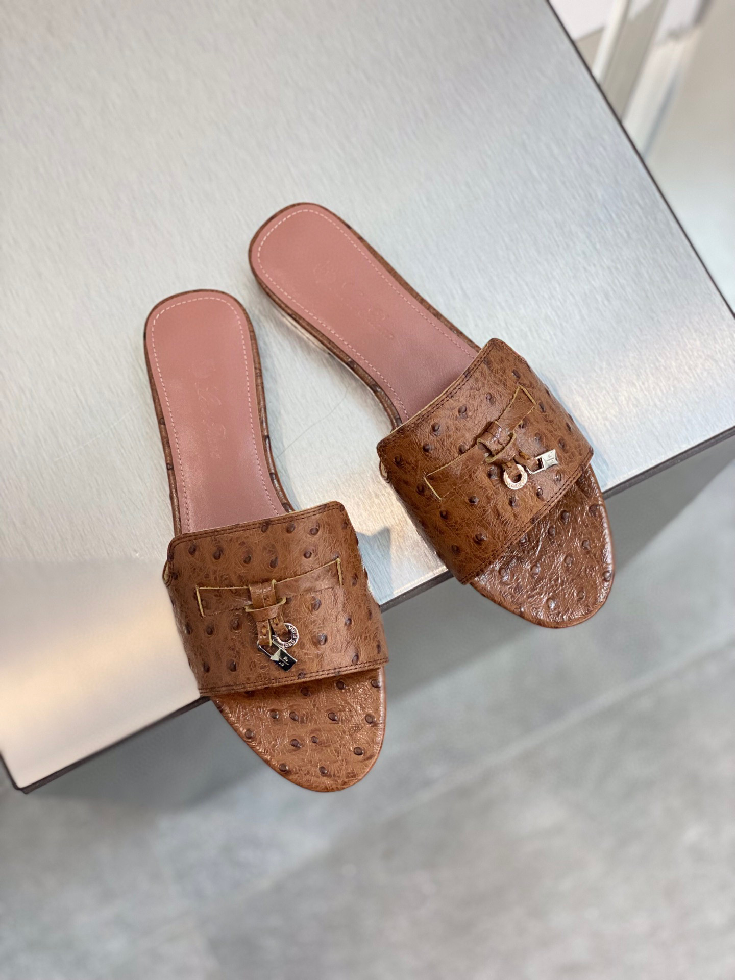 로로피아나 Loro Piana Summer Charms Slipper 샌들