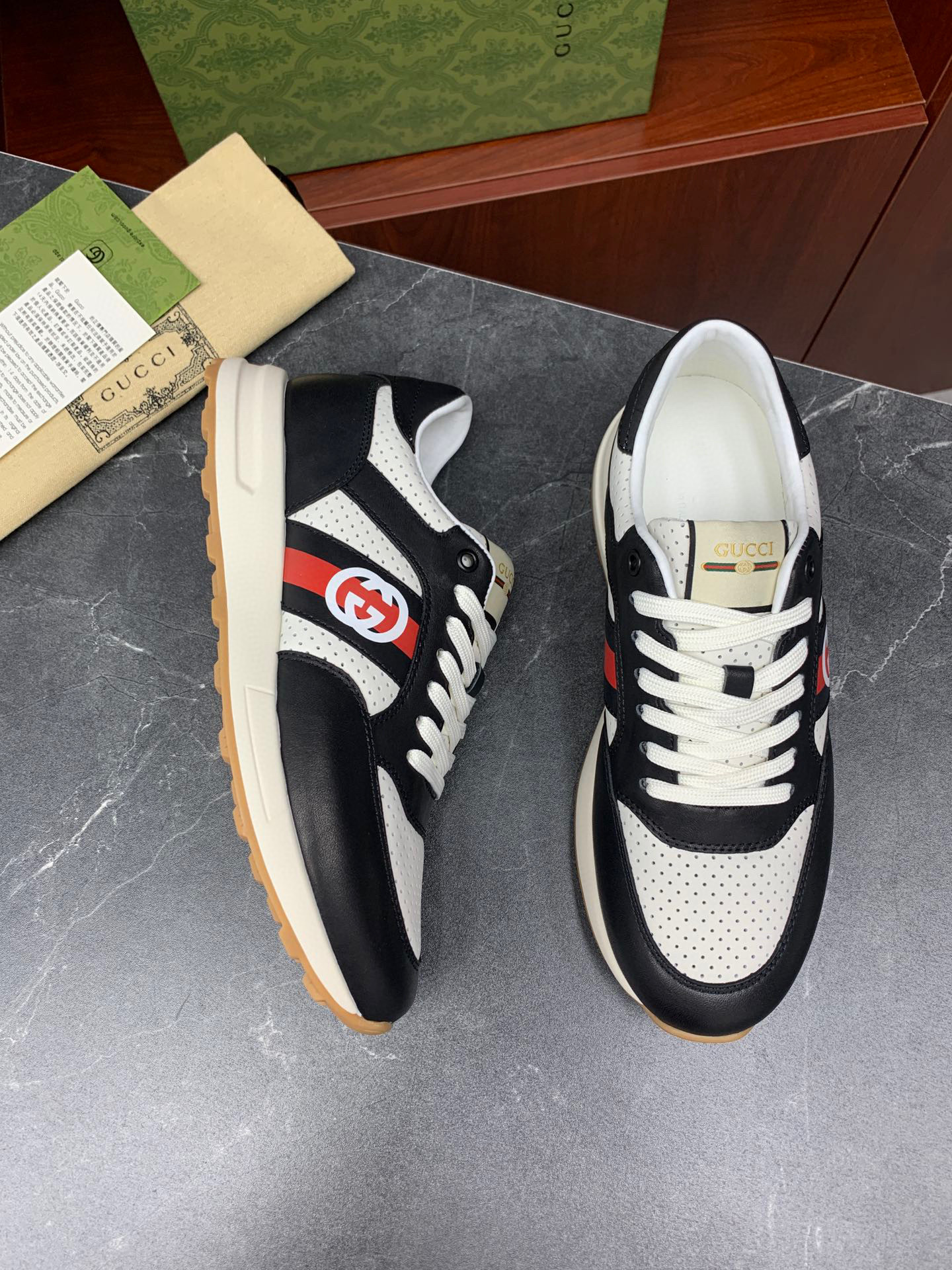 구찌 Gucci 스니커즈