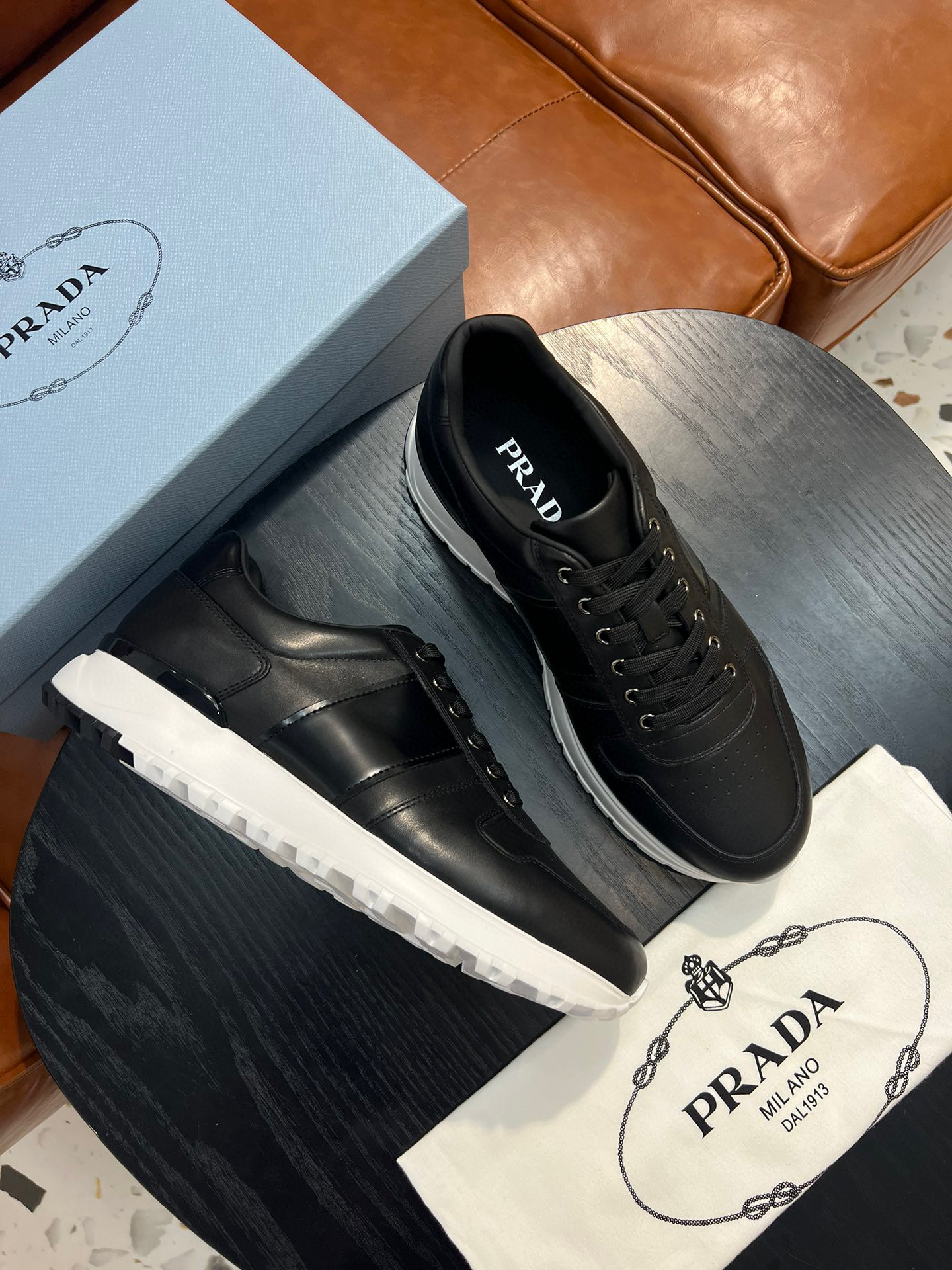 프라다 Prada 스니커즈