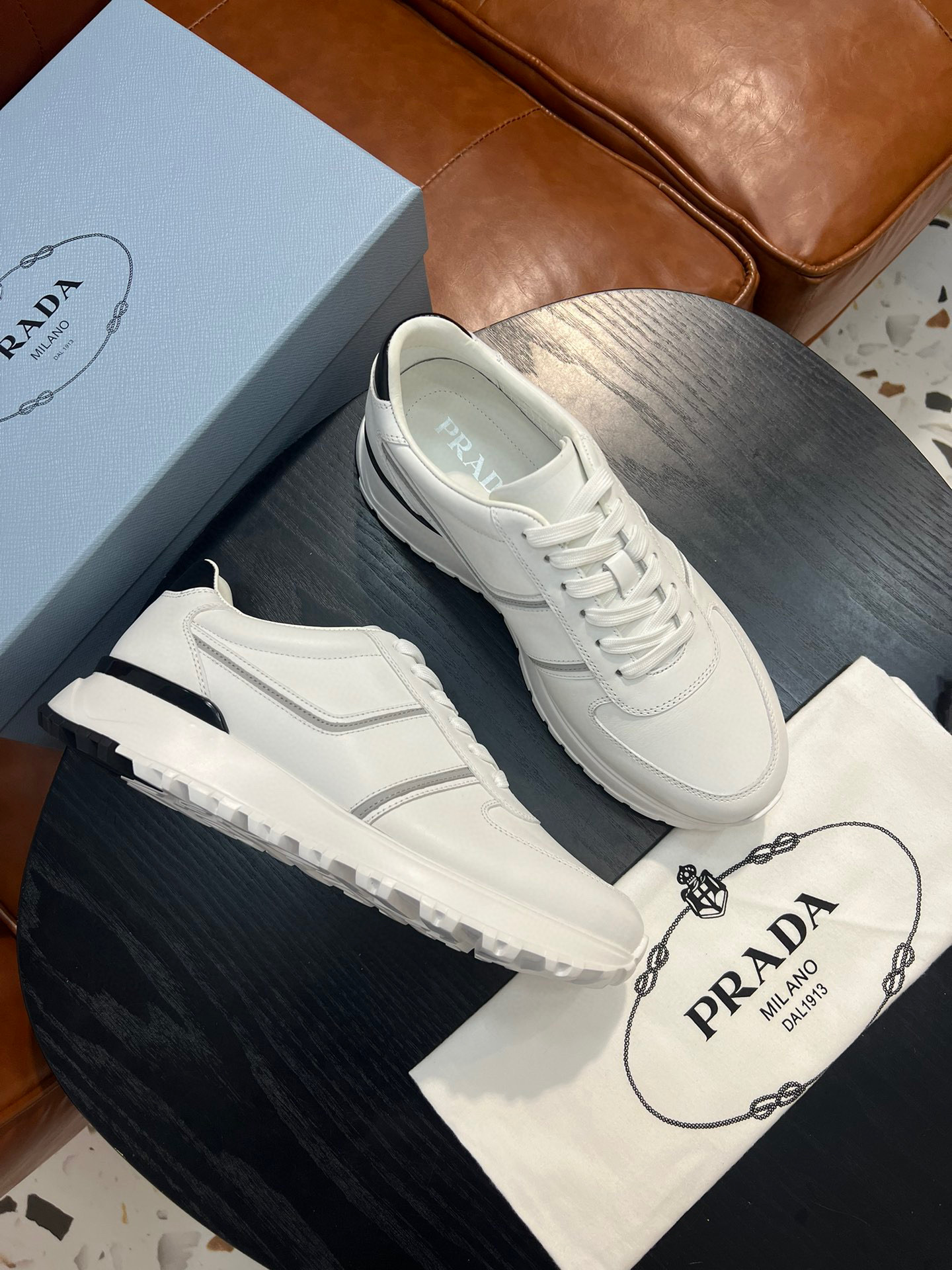 프라다 Prada 스니커즈