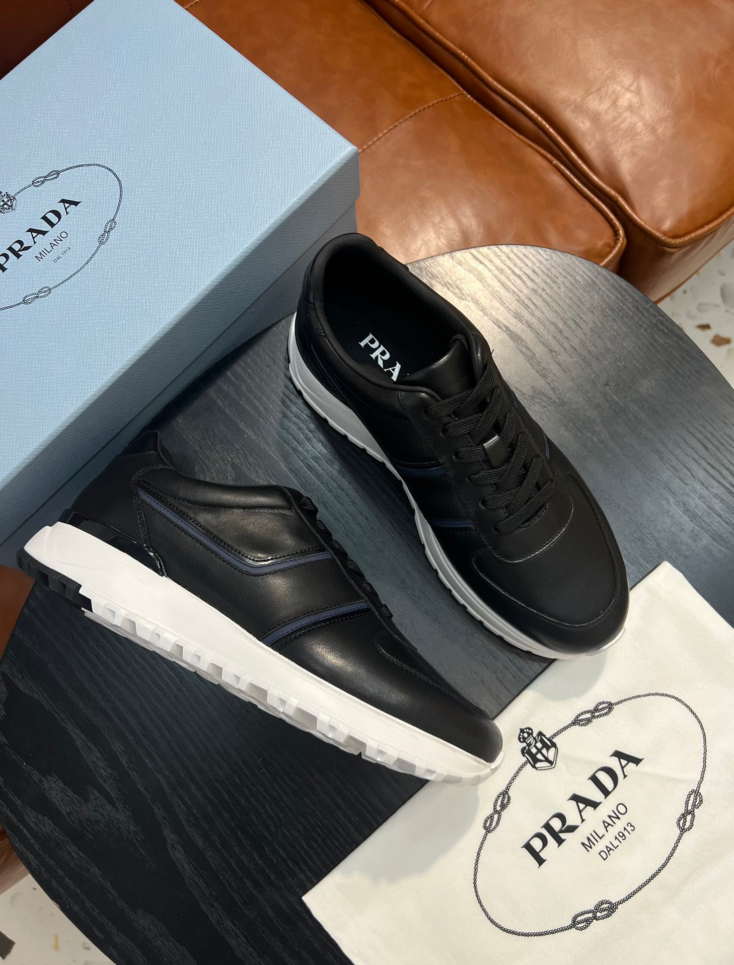프라다 Prada 스니커즈