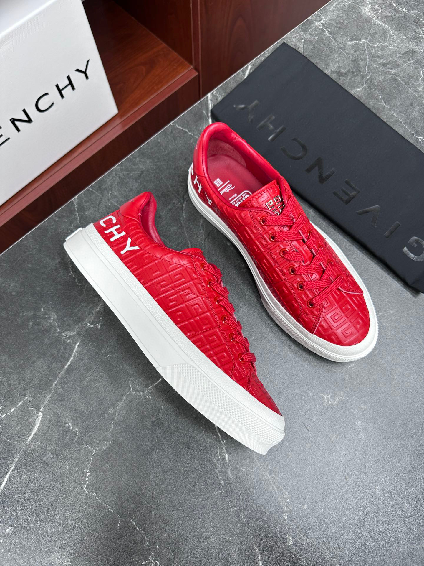 지방시 Givenchy 스니커즈