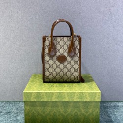 구찌 Gucci 671623 Retro 인터로킹 G 디테일의 미니 토트백 20CM