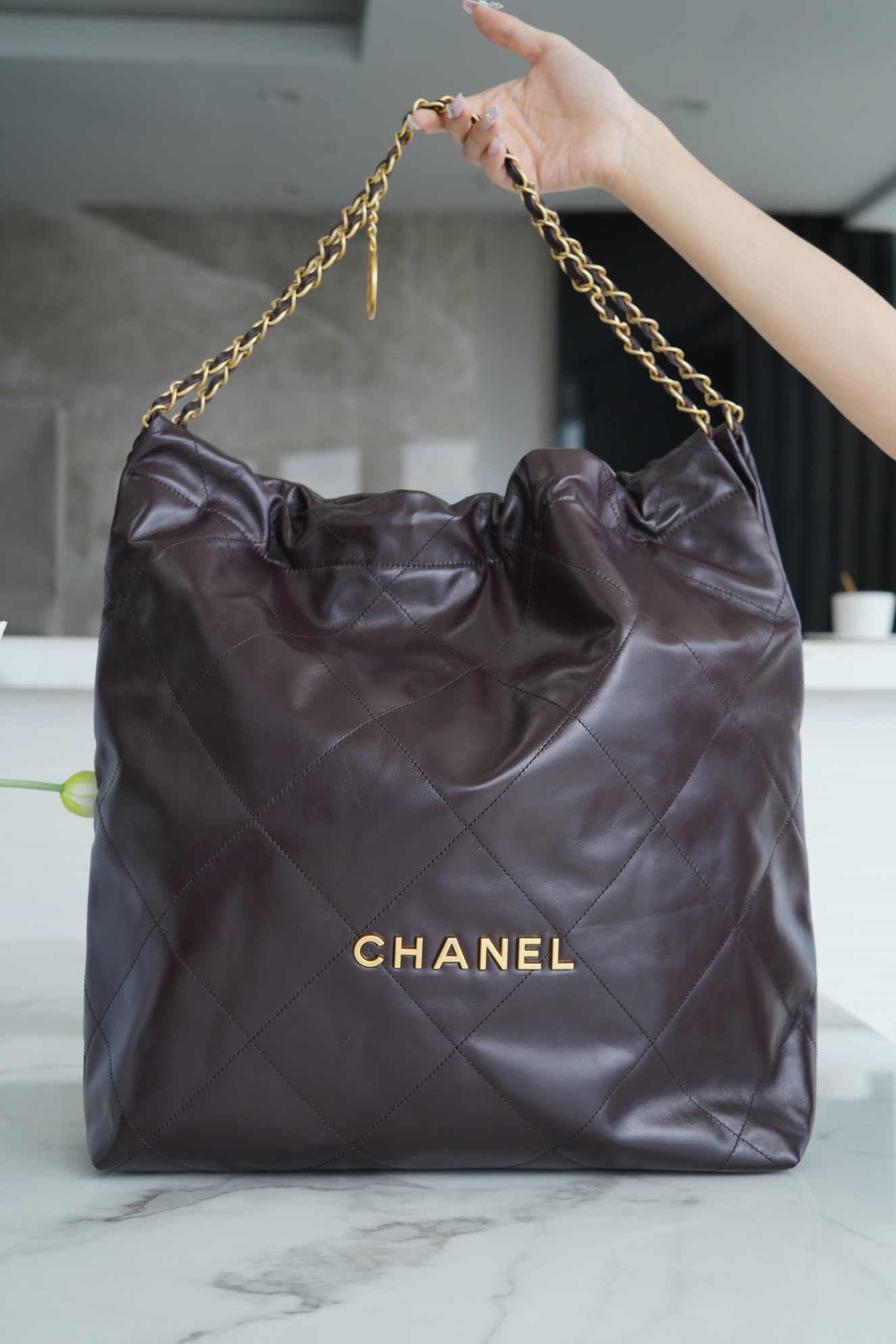 샤넬 CHANEL 22 라지 핸드백 48CM