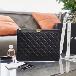 샤넬 CHANEL 클러치  27.5CM