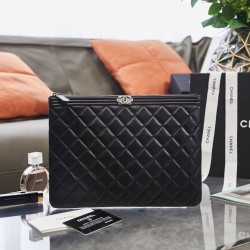 샤넬 CHANEL 클러치  27.5CM