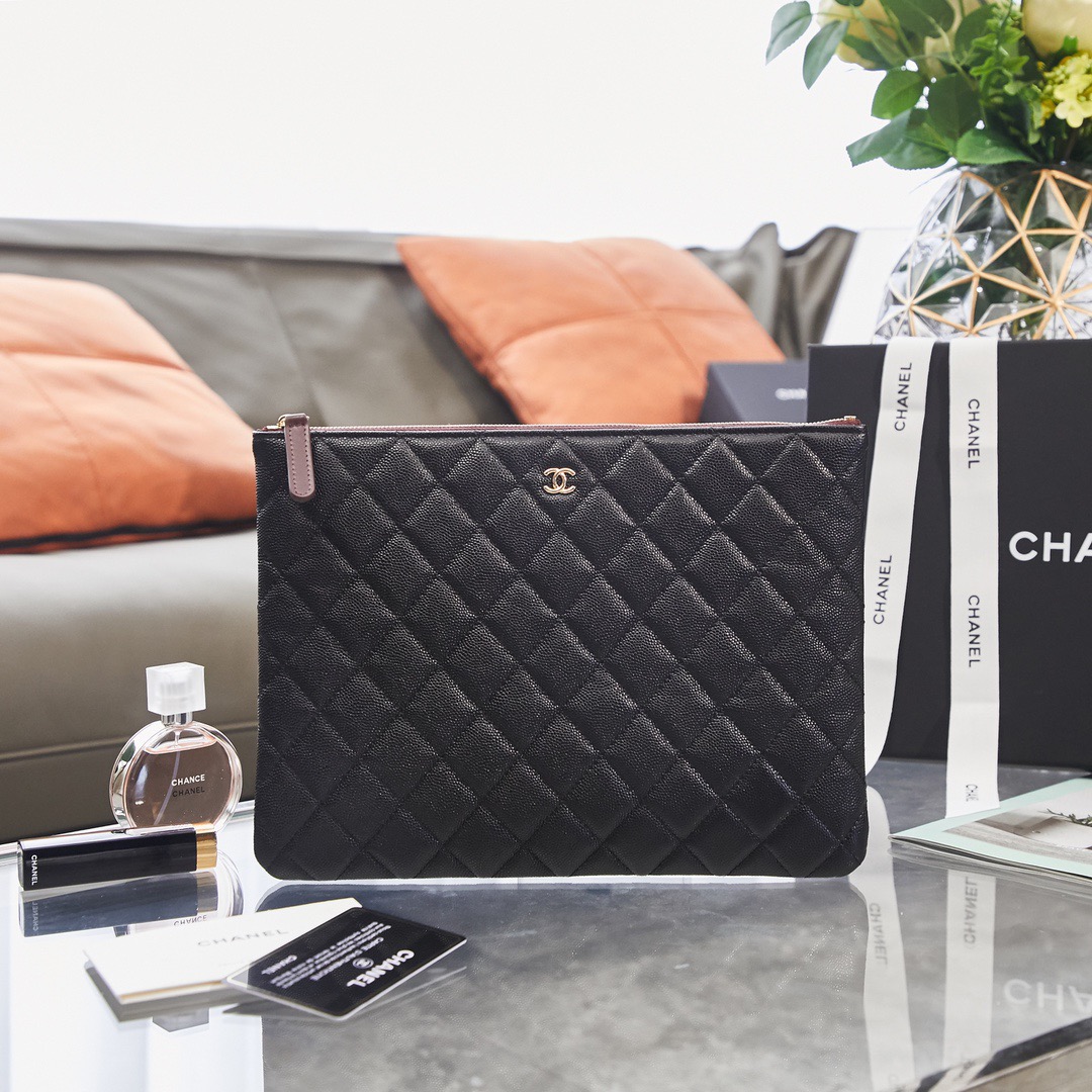 샤넬 CHANEL 클러치  27.5CM