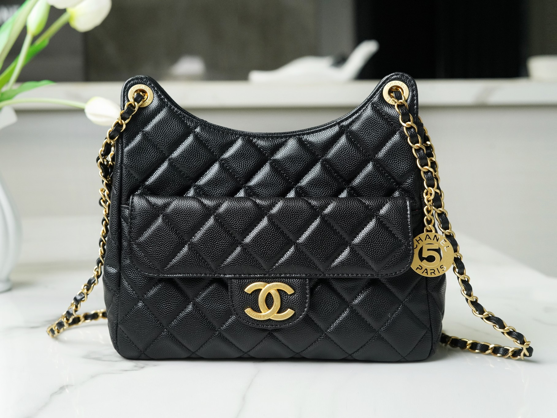 샤넬 CHANEL 호보 핸드백 21.5CM