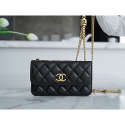 샤넬 CHANEL  체인 플랩 폰 홀더 17.2CM