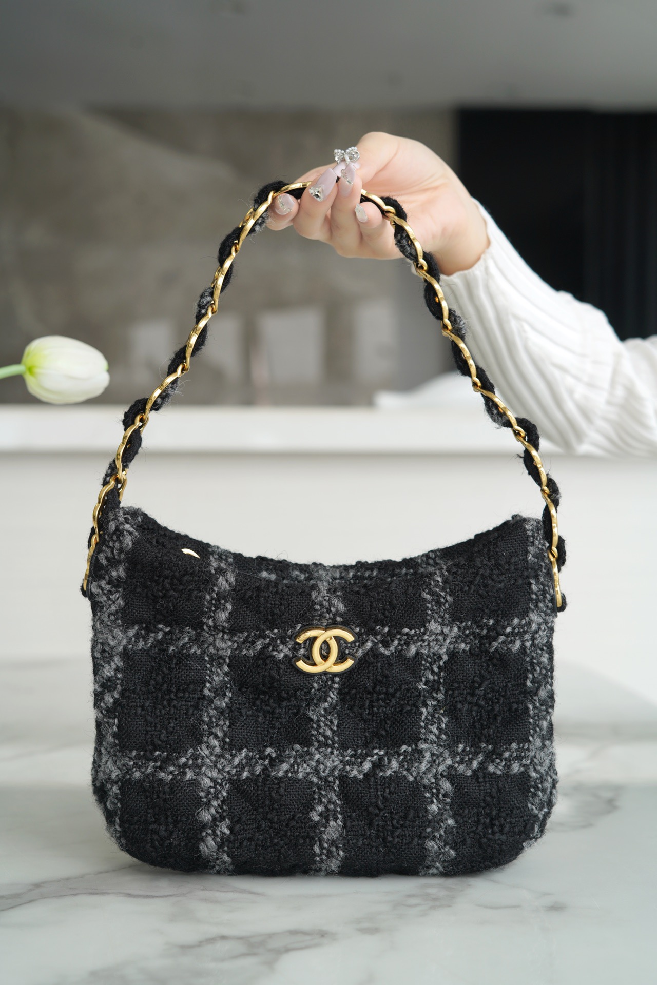 샤넬 CHANEL 호보 핸드백 17.5CM