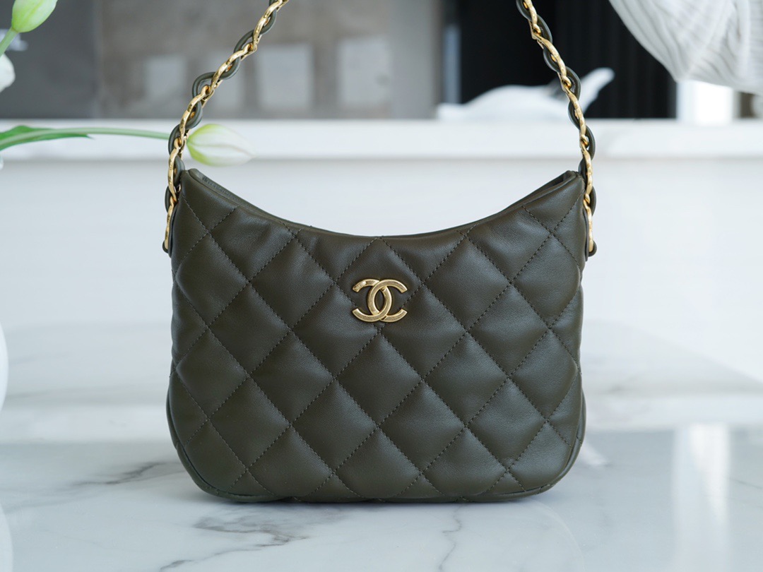 샤넬 CHANEL 호보 핸드백 17.5CM