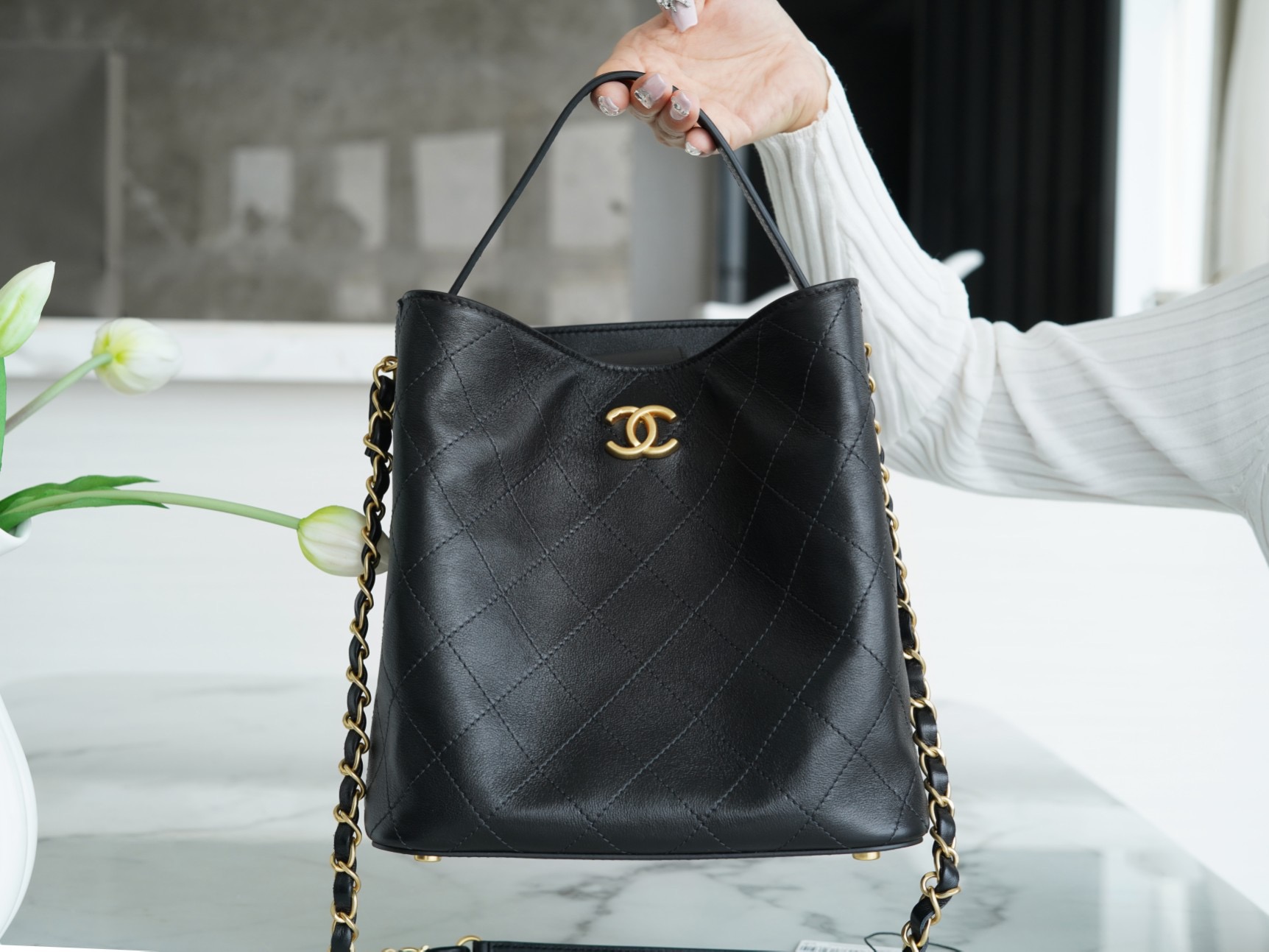 샤넬 CHANEL 버킷 백 30CM