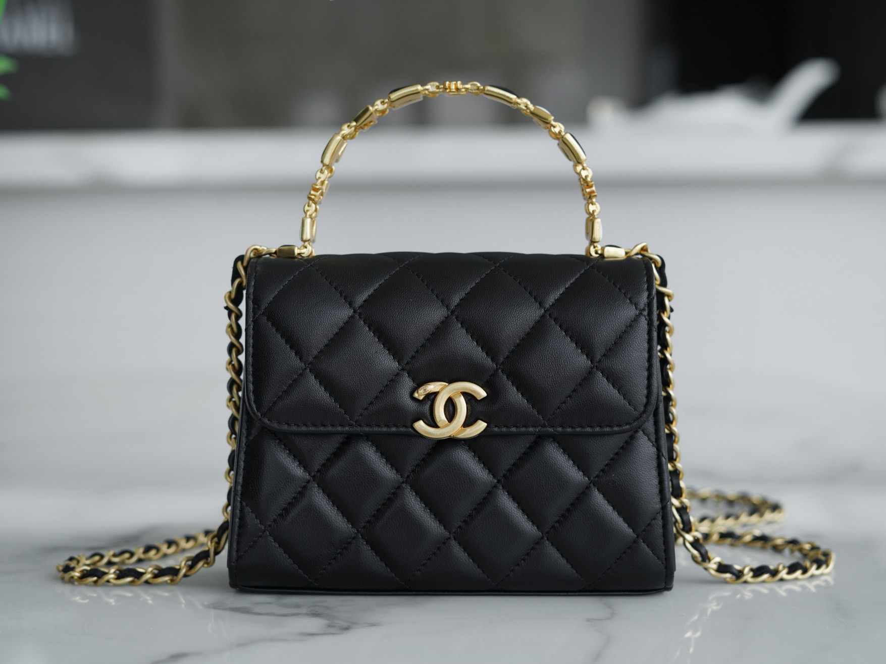 샤넬 CHANEL 핸들 장식의 스몰 플랩 백 14.5CM