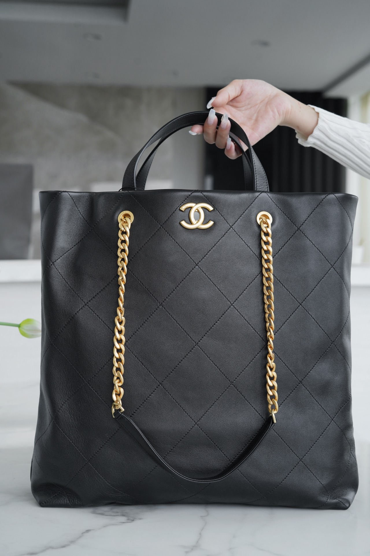 샤넬 CHANEL 맥시 쇼핑백 51CM