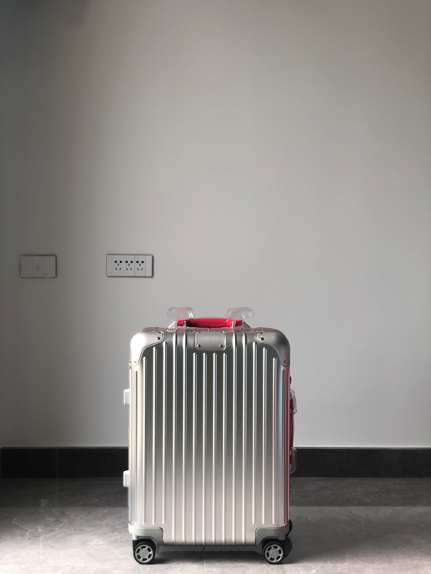 리모와 rimowa 캐빈 케이스