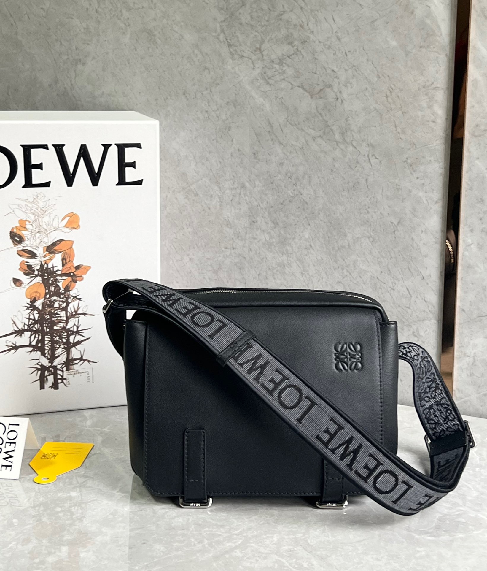 로에베 Loewe 크로스 백 24.5CM