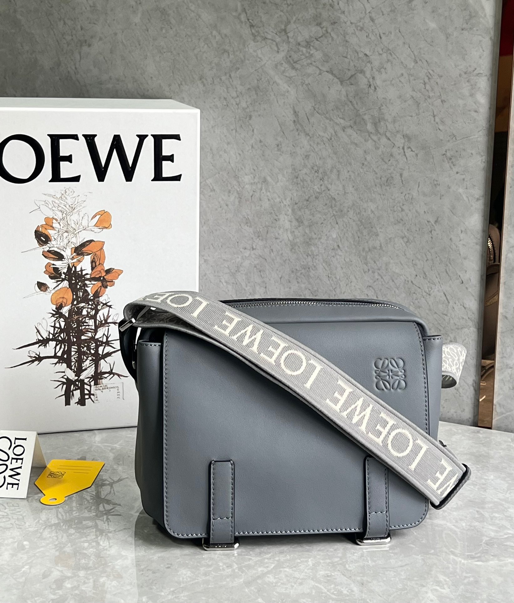 로에베 Loewe 크로스 백 24.5CM