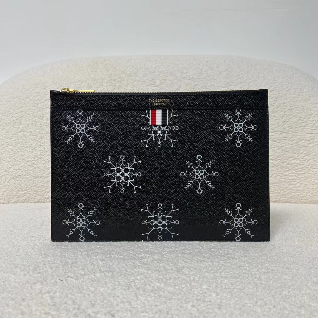 톰브라운 Thom Browne 클러치 30CM