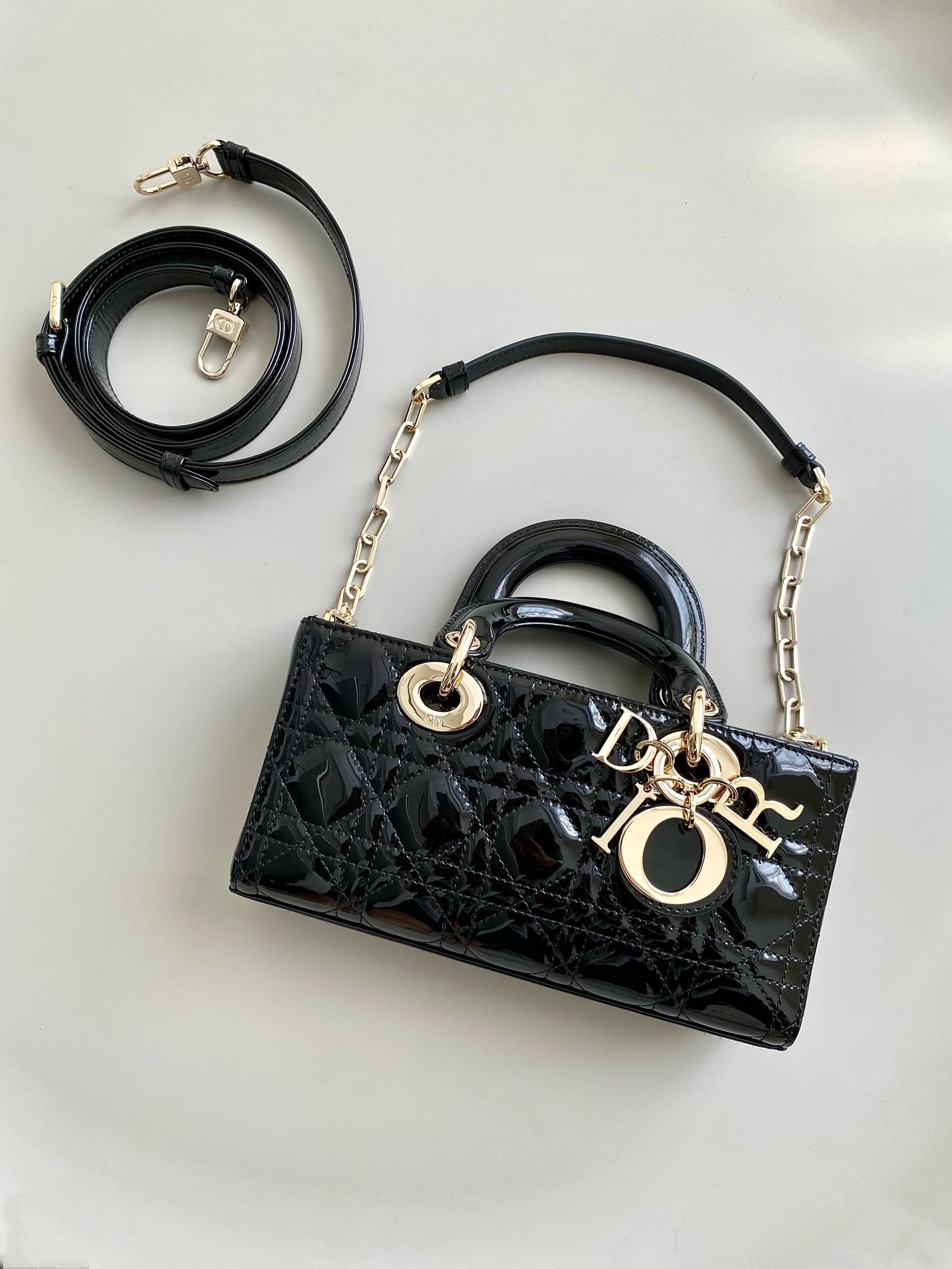 디올 Dior D-Joy bag 탑 핸들백 22.5CM