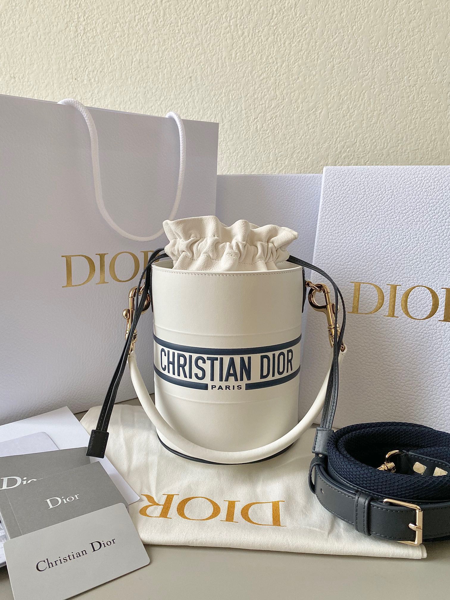 디올 Dior Vibe  버킷 백 14CM