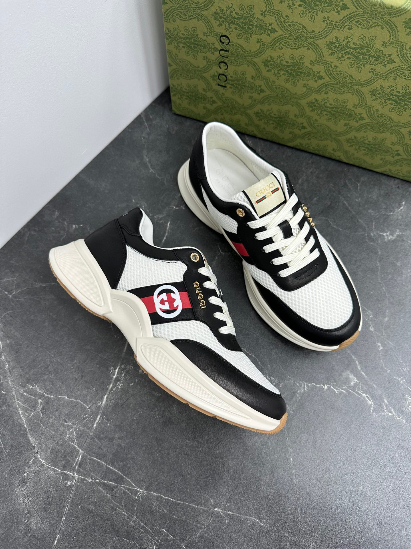 구찌 Gucci 스니커즈