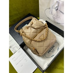 프라다 Prada 1BH038 버킷 백 22.5CM