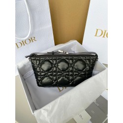 디올 Dior Nomad 핸들백 22CM