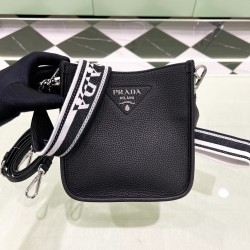 프라다 Prada 1BH191 숄더백 20CM