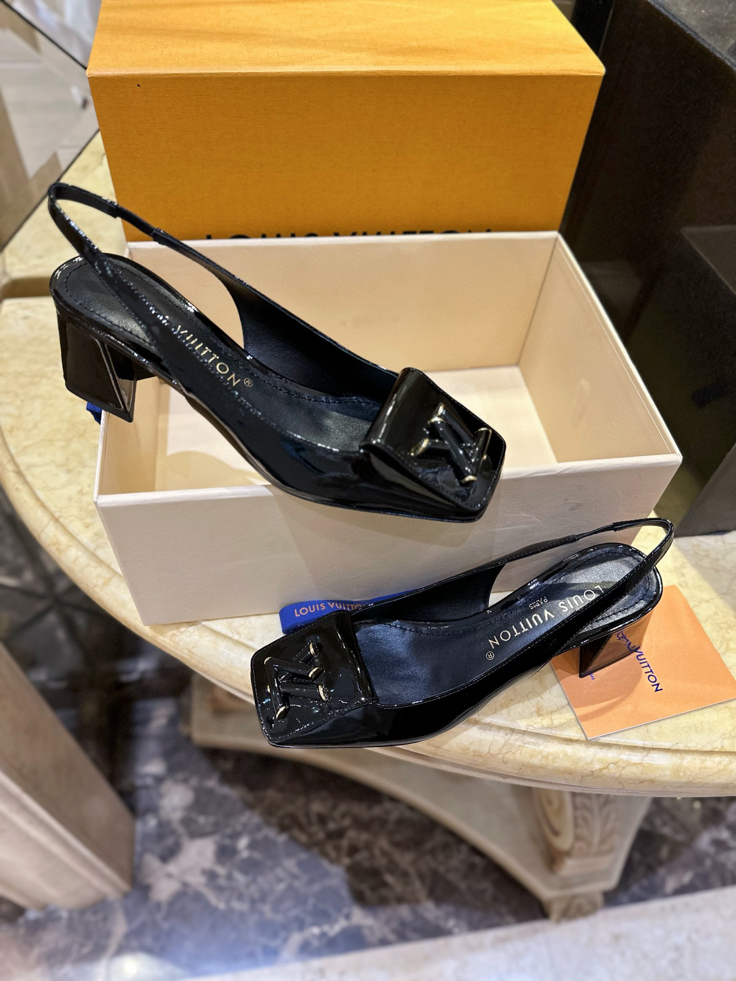 루이비통 Louis Vuitton 샌들