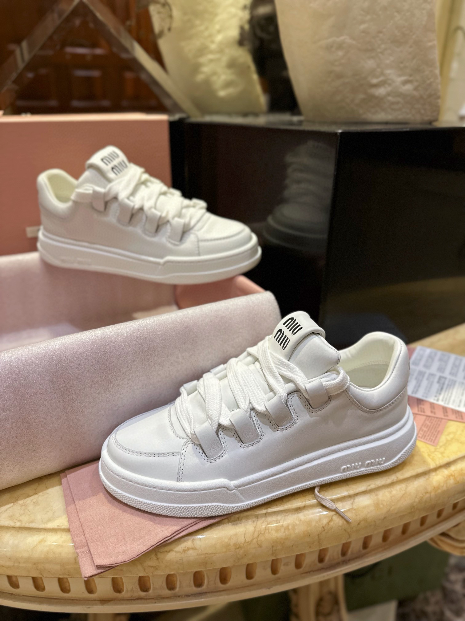 미우 미우 Miu Miu  스니커즈