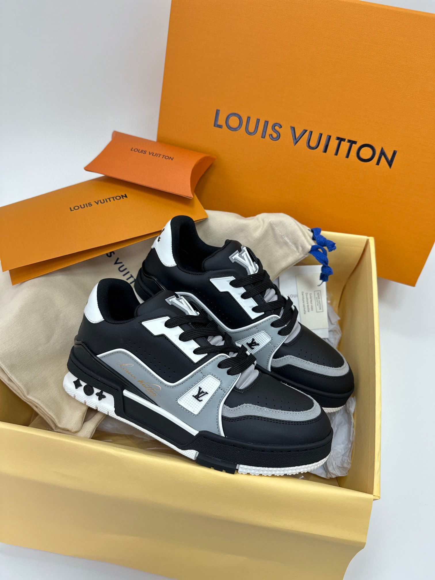 루이비통 Louis Vuitton 트레이너 스니커즈 블랙