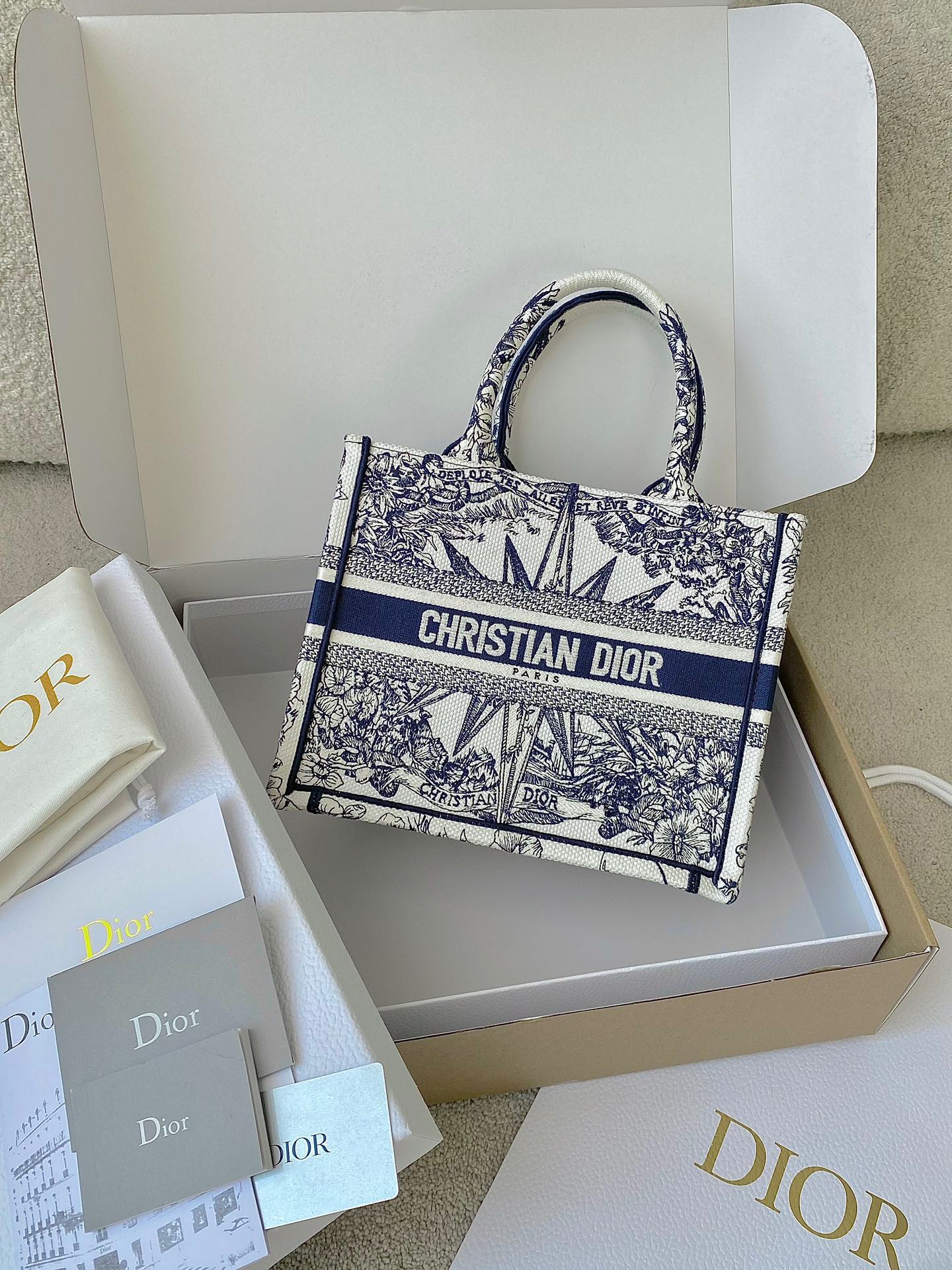 디올 Dior Book tote  토트 백 26.5CM