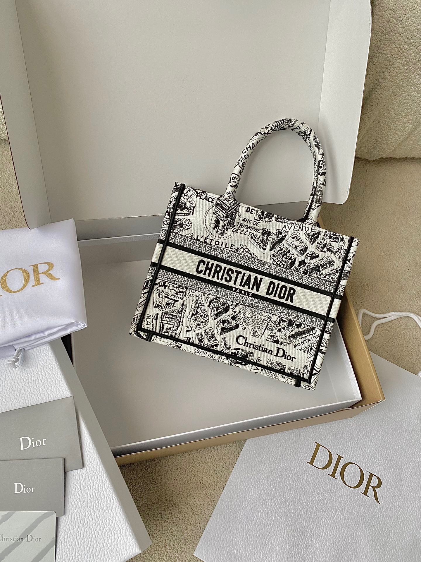 디올 Dior Book tote  토트 백 26.5CM