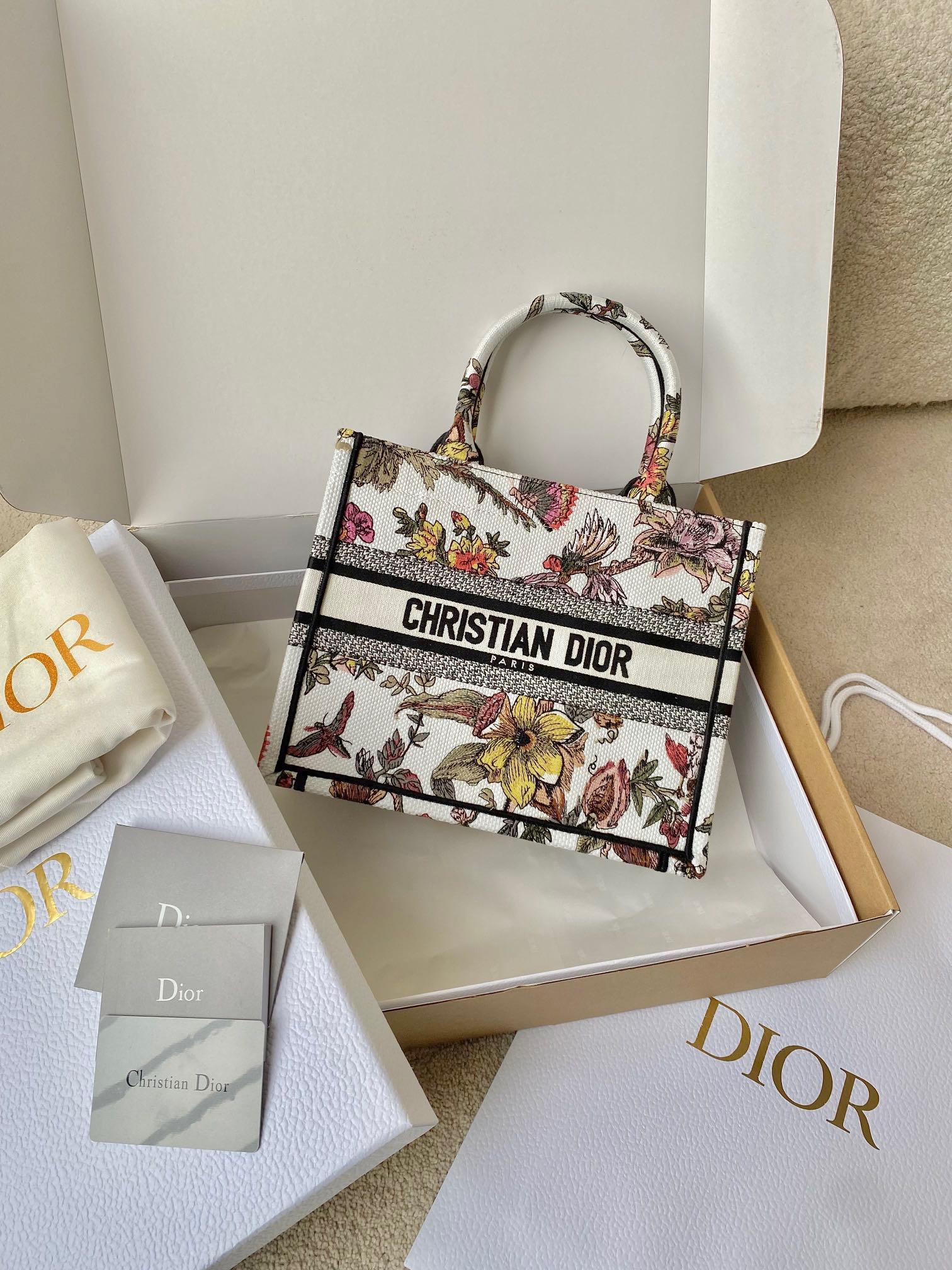 디올 Dior Book tote  토트 백 26.5CM