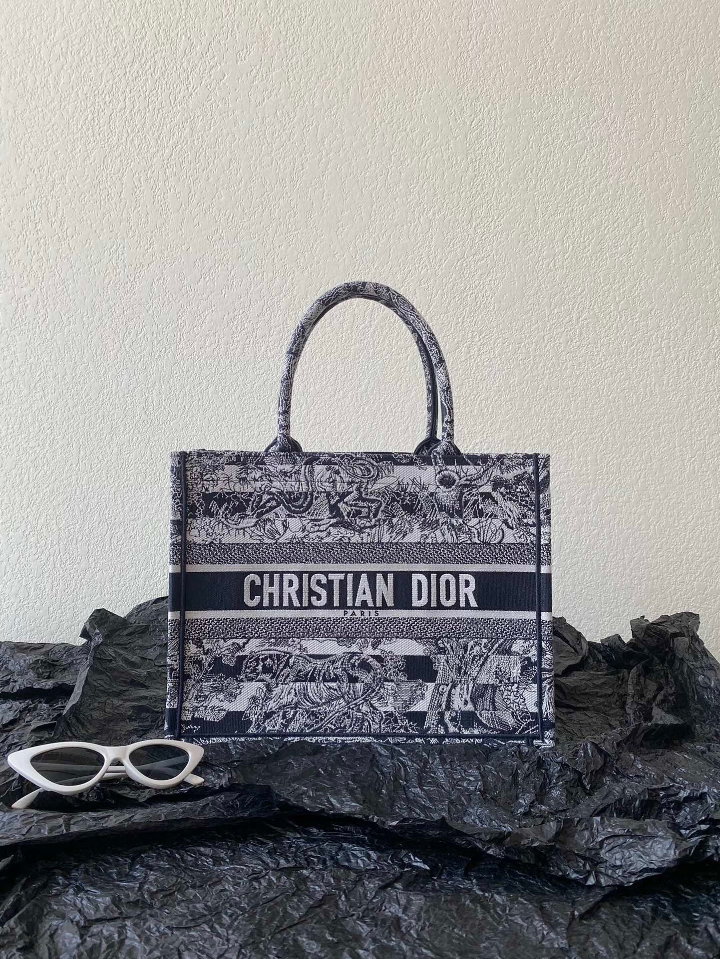 디올 Dior Book tote  토트 백 36CM