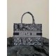 디올 Dior Book tote  토트 백 36CM