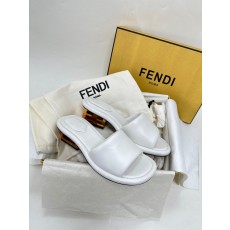 블랙 FENDI 나파 가죽 슬라이드