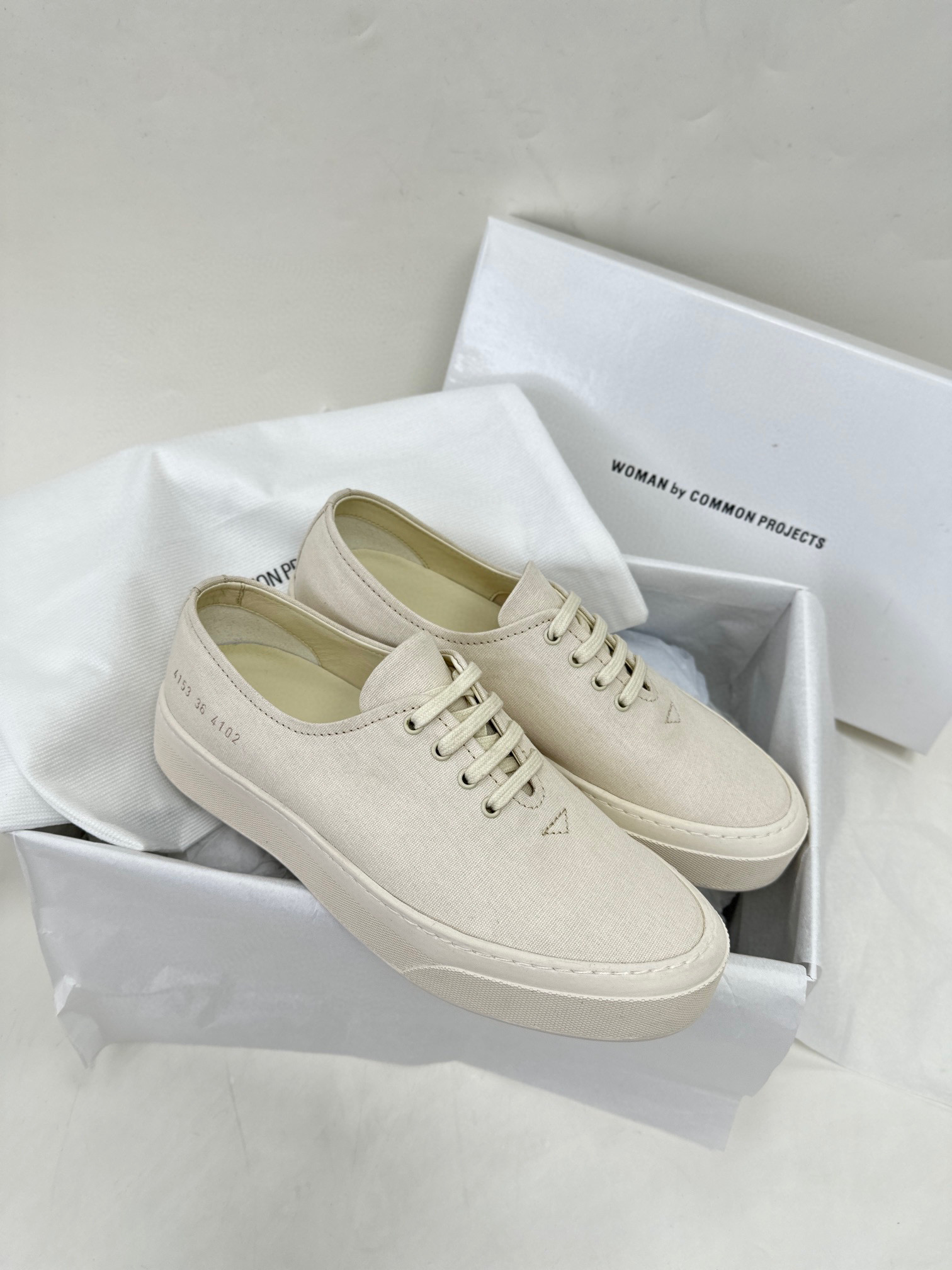 커먼 프로젝트 Common Projects 스니커즈