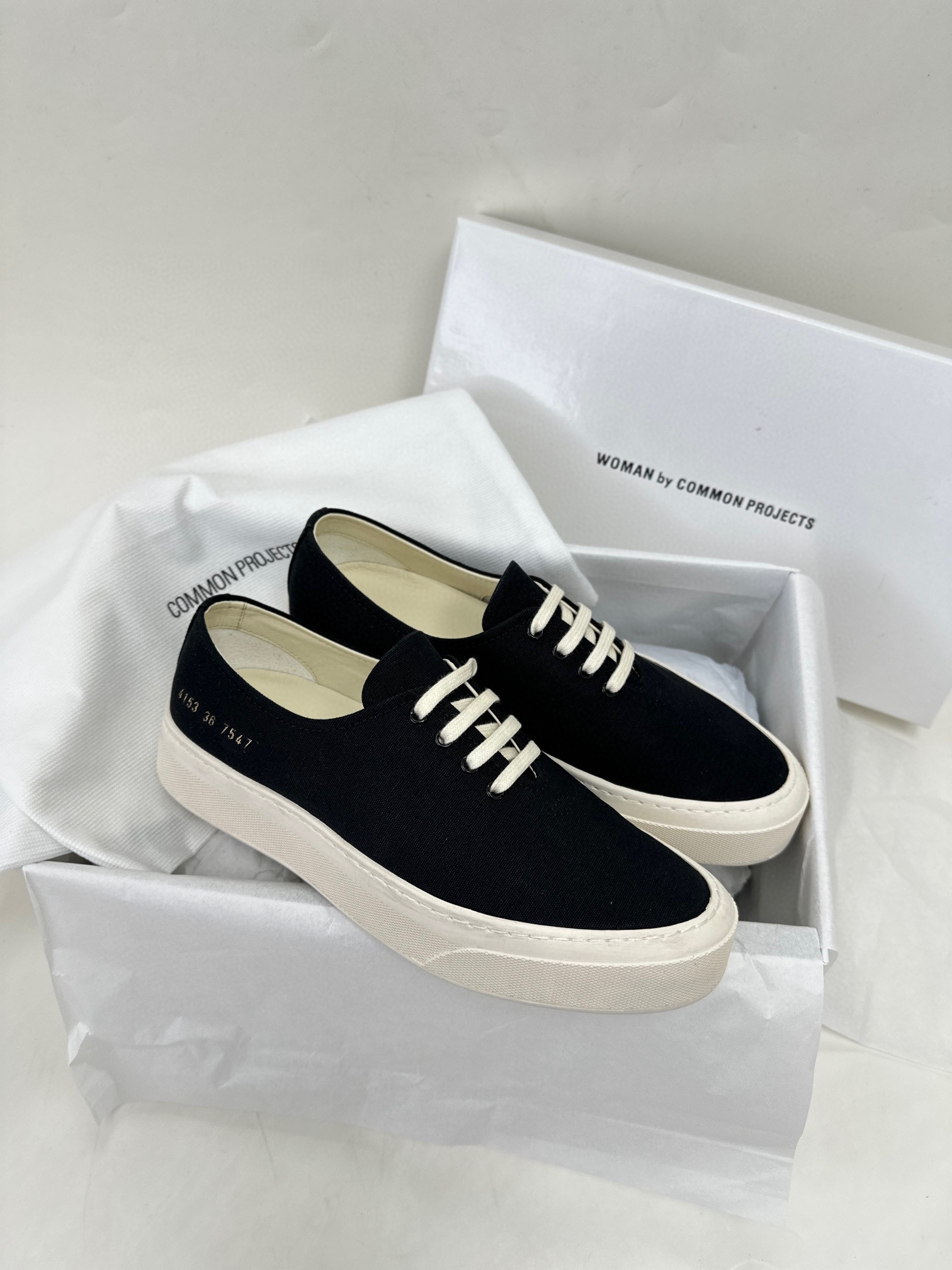 커먼 프로젝트 Common Projects 스니커즈