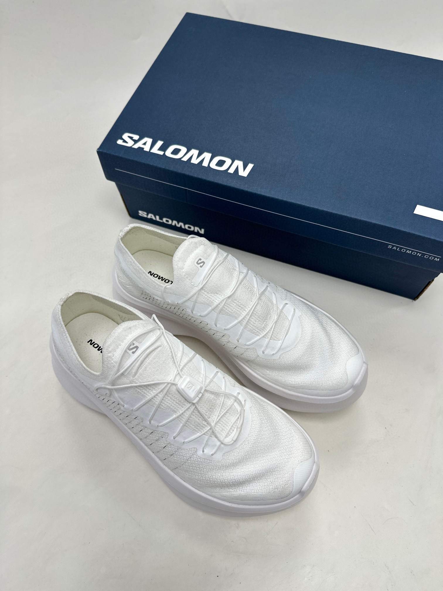 살로몬 Salomon 스니커즈