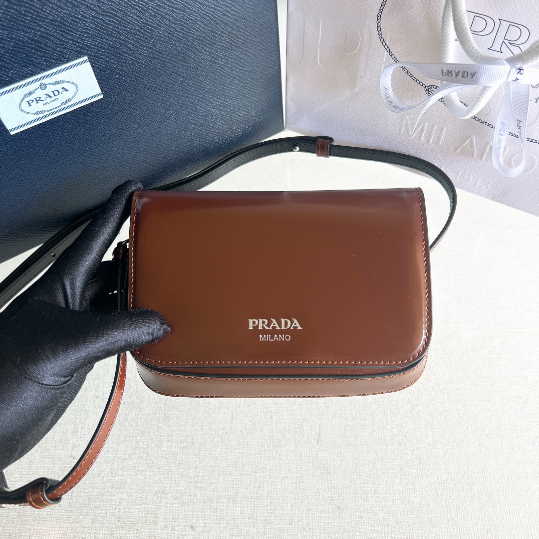 프라다 Prada 2VD061 크로스 백  18CM