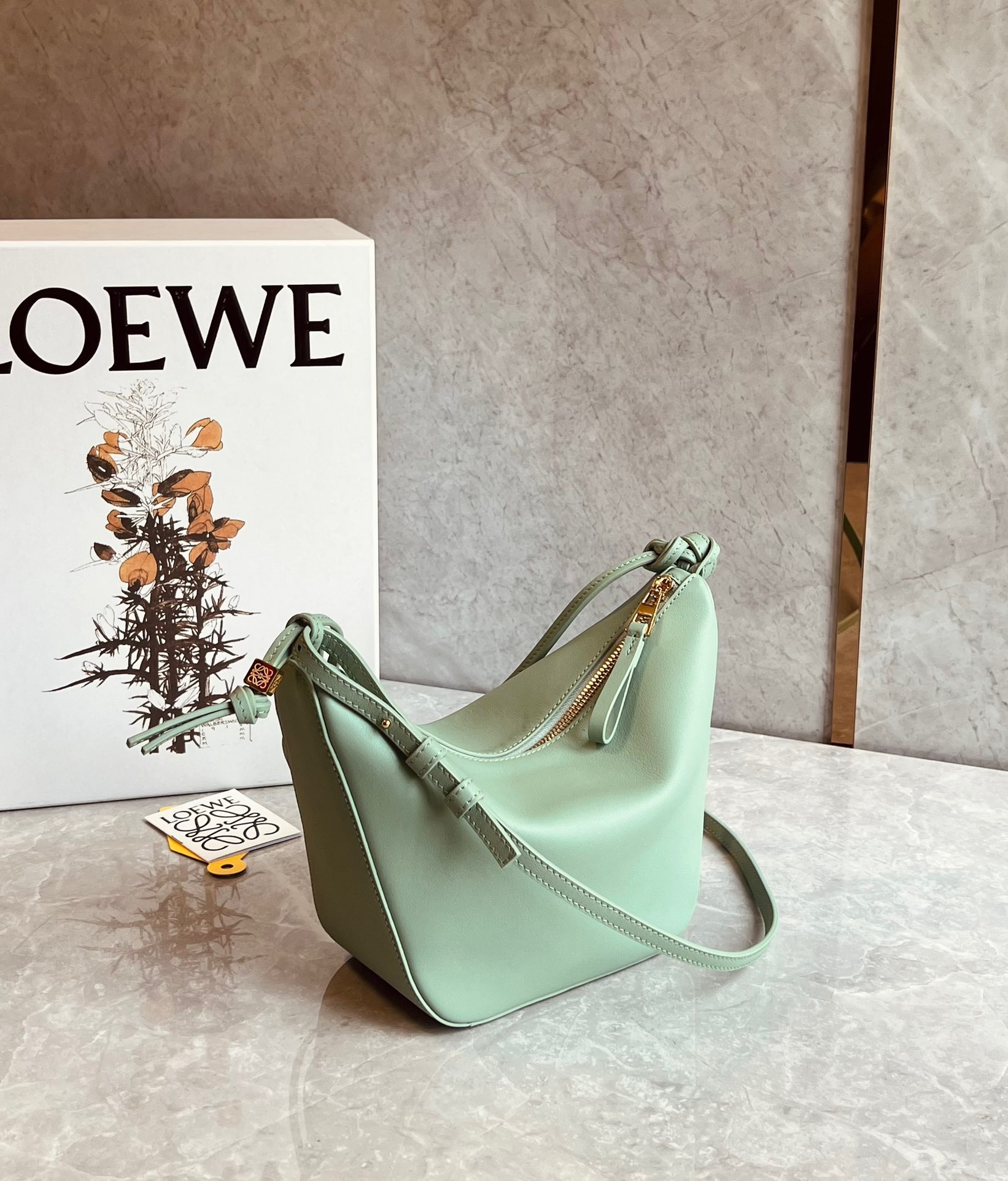 로에베 Loewe hammock  숄더백 28CM