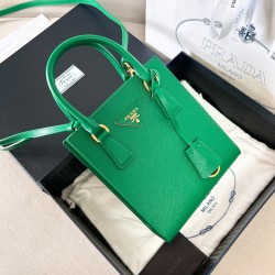 프라다 Prada Saffiano Mini 1BA358 토트 백 19CM