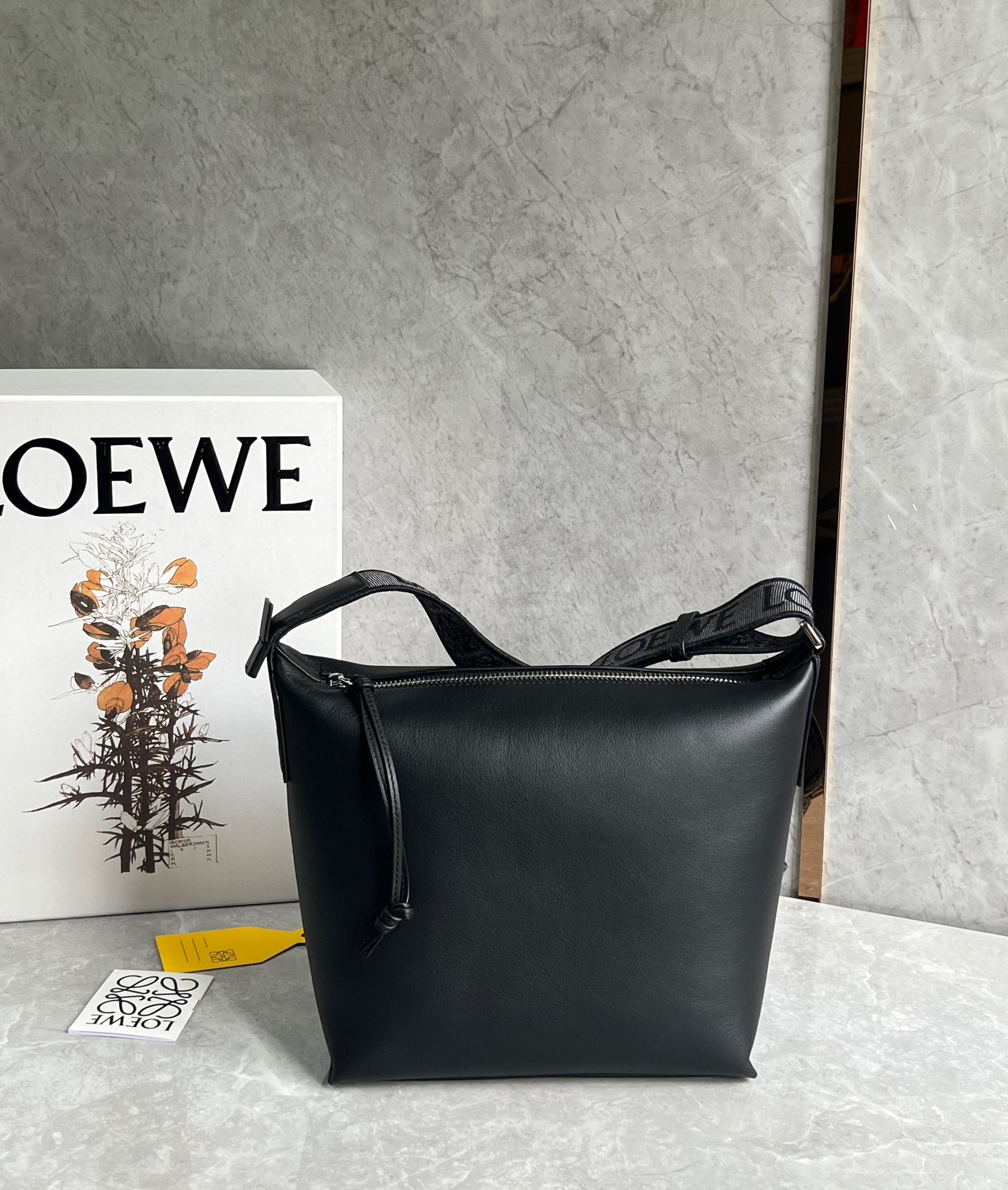 로에베 Loewe Cubi 숄더백 29.5CM